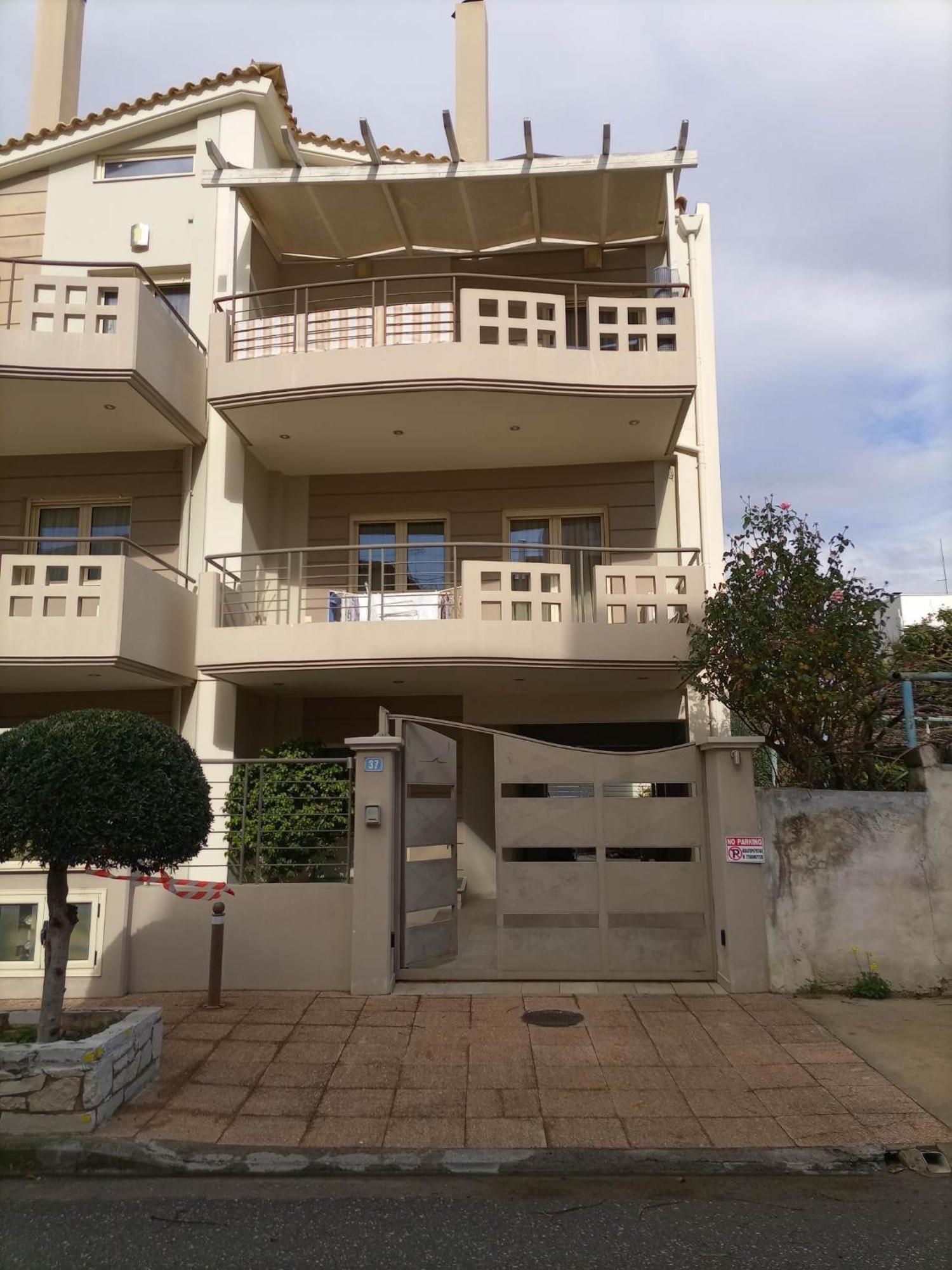 Kalamata Beach Maizonette Ground Floor And Semi-Basement With Yard Экстерьер фото